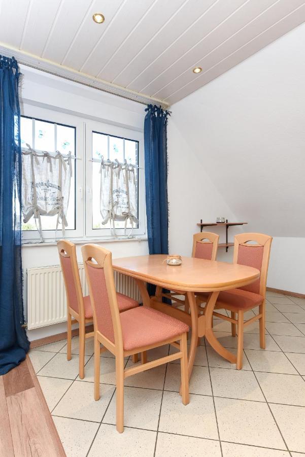 Ferienwohnung Wattgefluester Езенс Екстер'єр фото